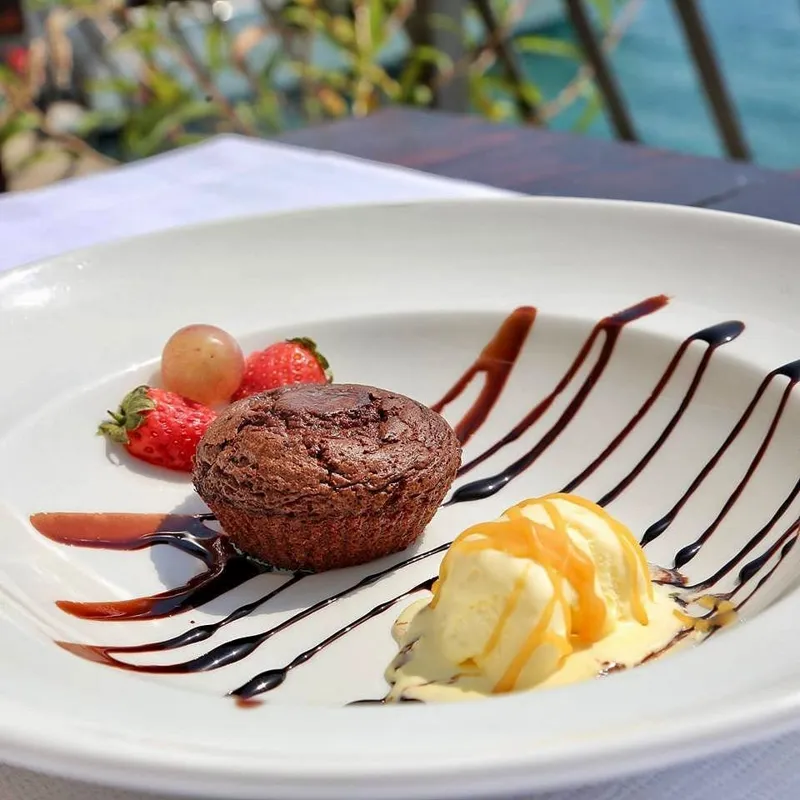 Chocolate soufflé (Lava cake)